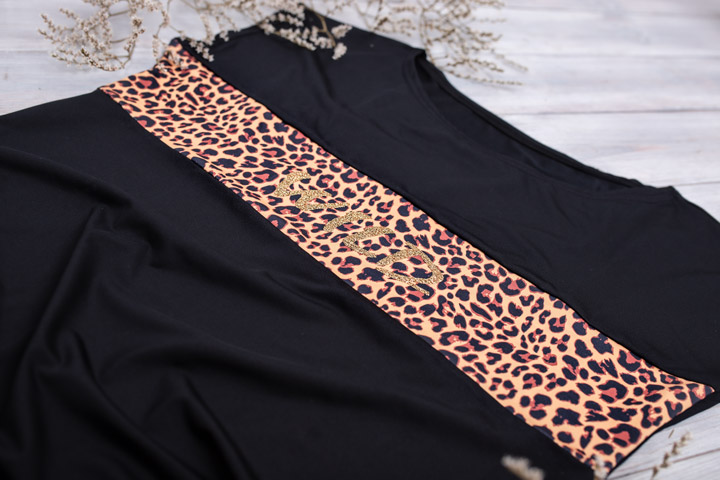 Široké triko s pruhem jaguár